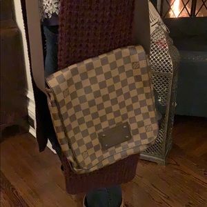 Authentic Louis Vuitton shoulder bag damier